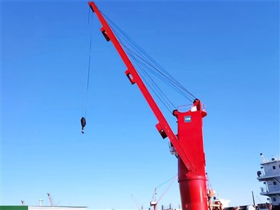 Edukalt tarniti neli YFMCC{0}}tonnist 30-meetrist koppkraanat, et tõhustada p...